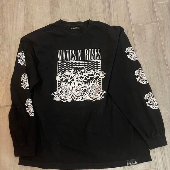 Pink Dolphin Long Sleeve T-Shirt With Wave N Roses Print XXL - Picture 1 of 5